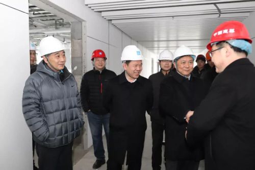市委常委、宣傳部長(zhǎng)張世華調(diào)研軍運(yùn)會(huì)主媒體中心(圖1)